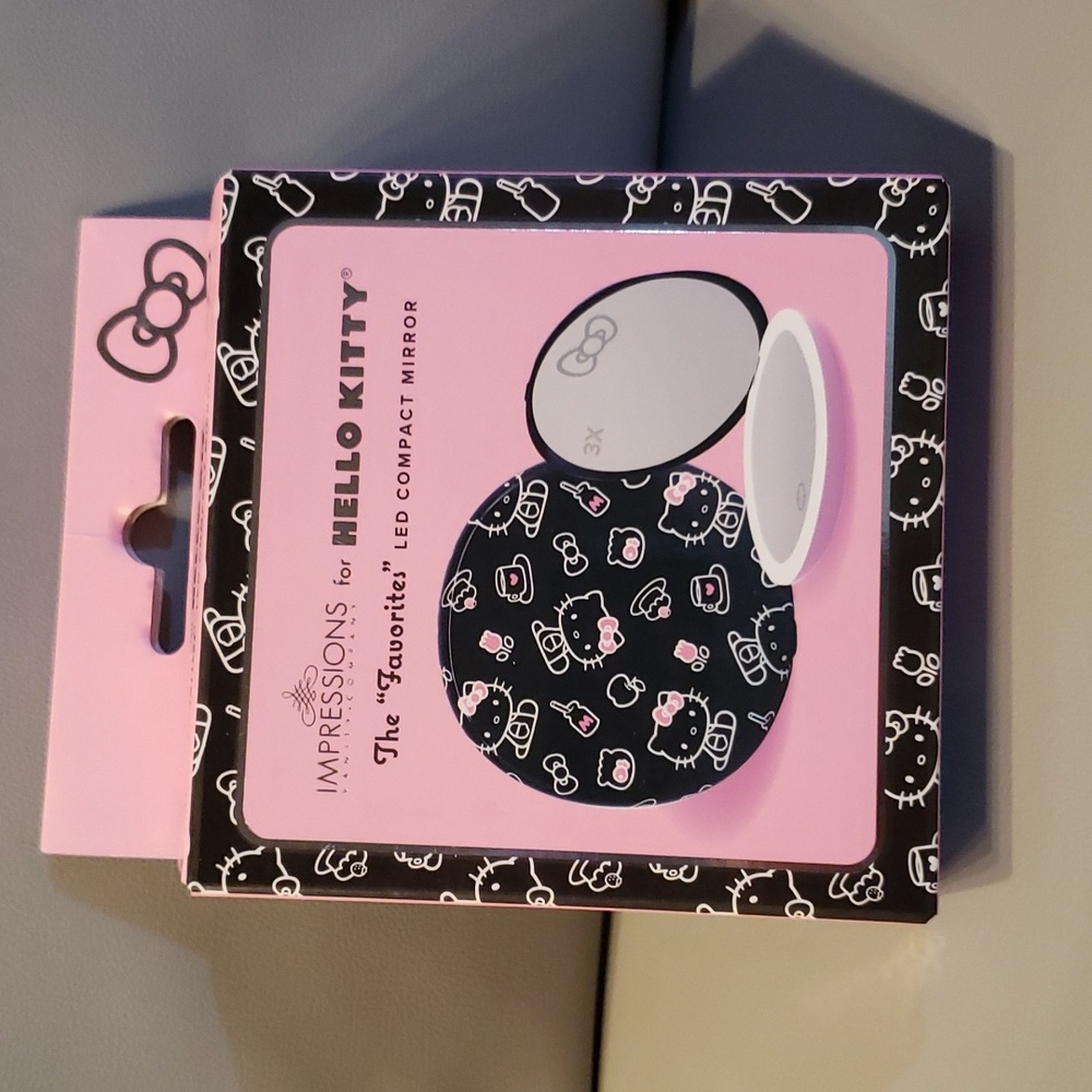 Hello Kitty black compact mirror with 3x magnification NWT